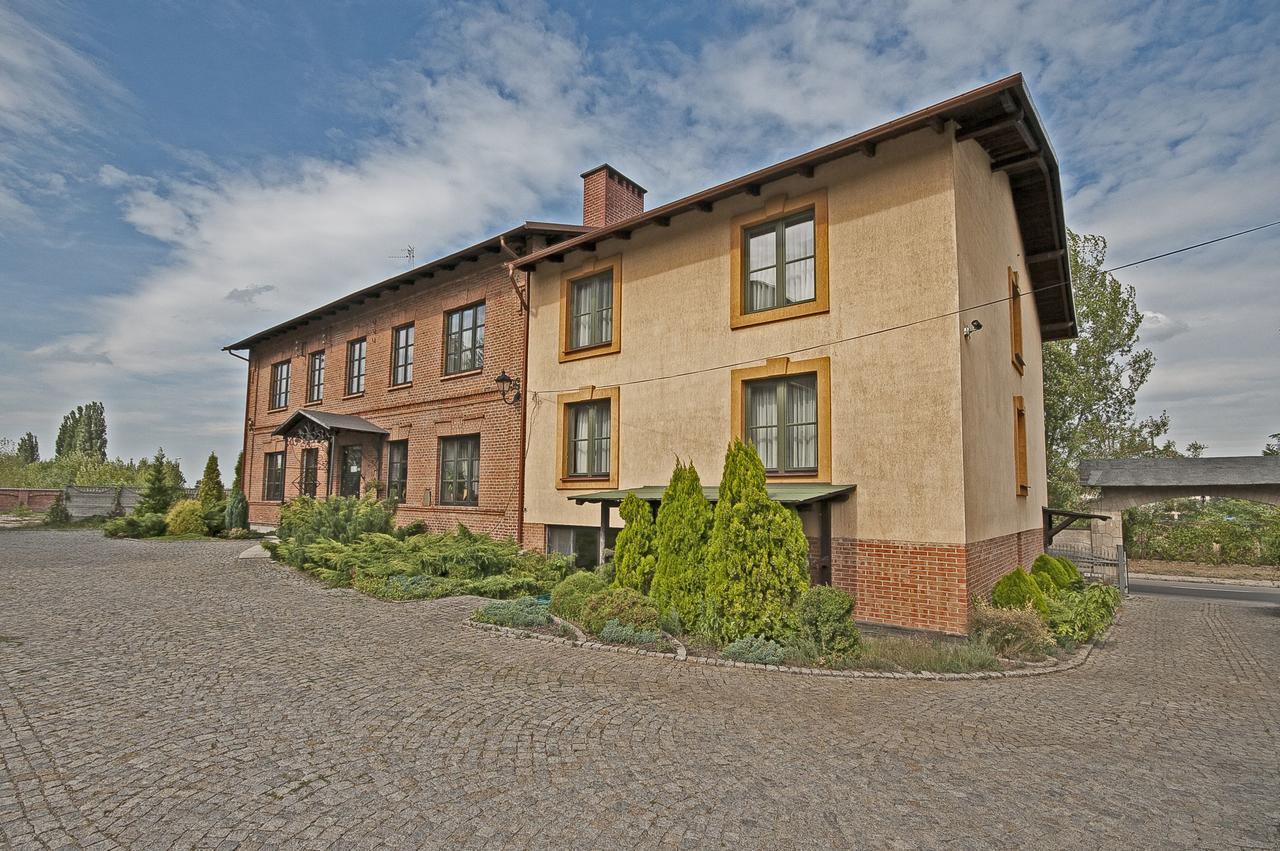 Hotel Restauracja Pod Parowozem Ostrowiec Swietokrzyski Exterior photo